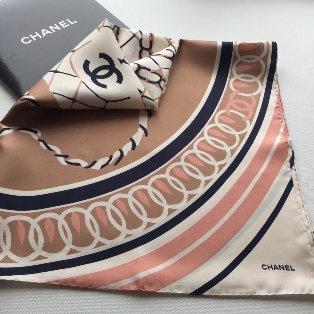 CHANEL IVORY BAG GEOMETRICSCARF 100% Silk - Picture 1 of 7